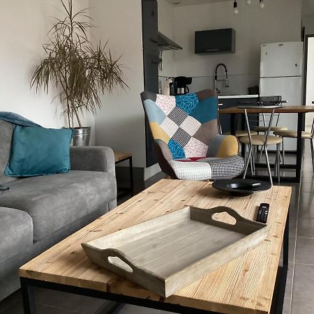 Joli Appartement 50 M2 Classe 3 Etoiles Avec Terrasse Et Jardin La Rochelle  Luaran gambar