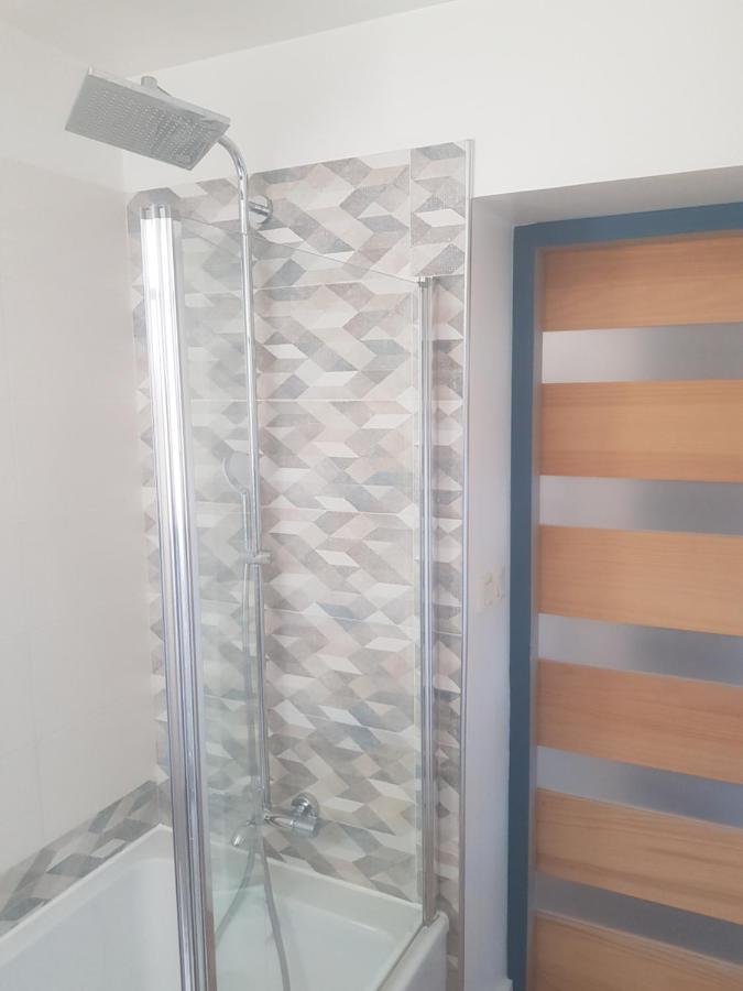 Joli Appartement 50 M2 Classe 3 Etoiles Avec Terrasse Et Jardin La Rochelle  Luaran gambar