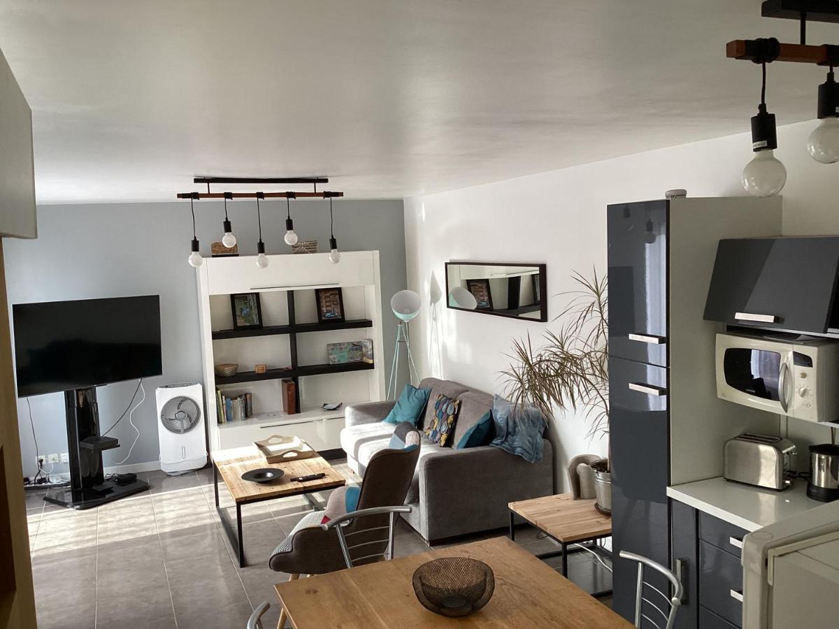 Joli Appartement 50 M2 Classe 3 Etoiles Avec Terrasse Et Jardin La Rochelle  Luaran gambar