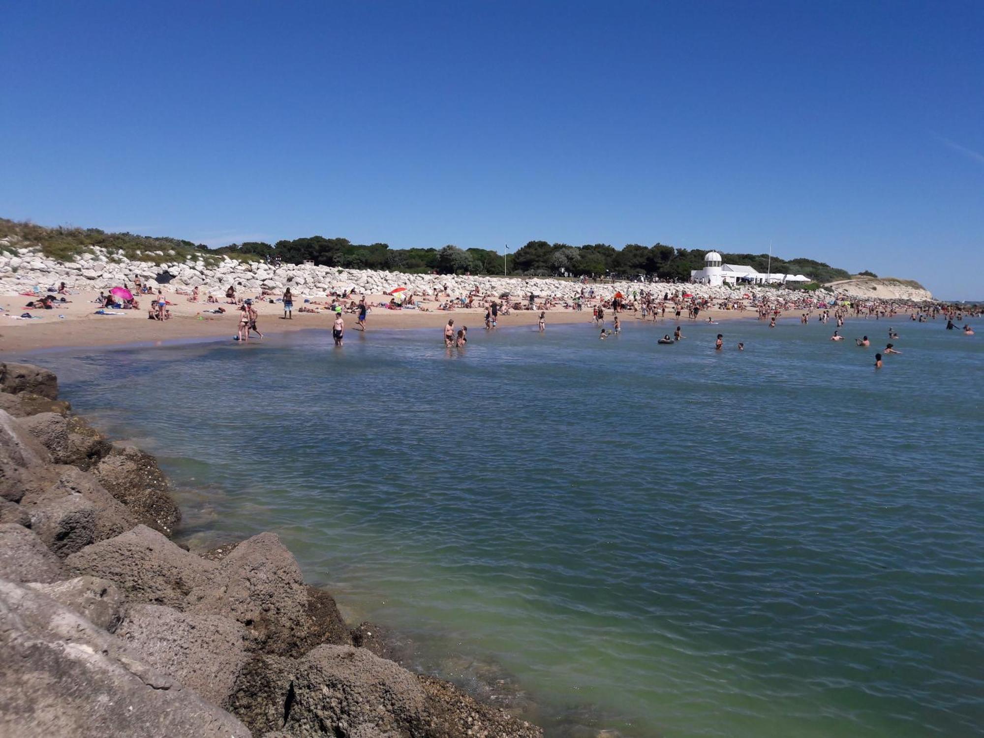 Joli Appartement 50 M2 Classe 3 Etoiles Avec Terrasse Et Jardin La Rochelle  Luaran gambar